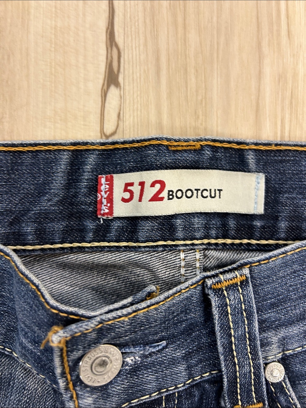 Levi's Men's Faded and distressed Blue Bootcut Jeans 512 boot cut - Picture 4 of 6